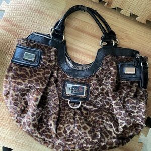 Guess purse🌺Sale!!!!